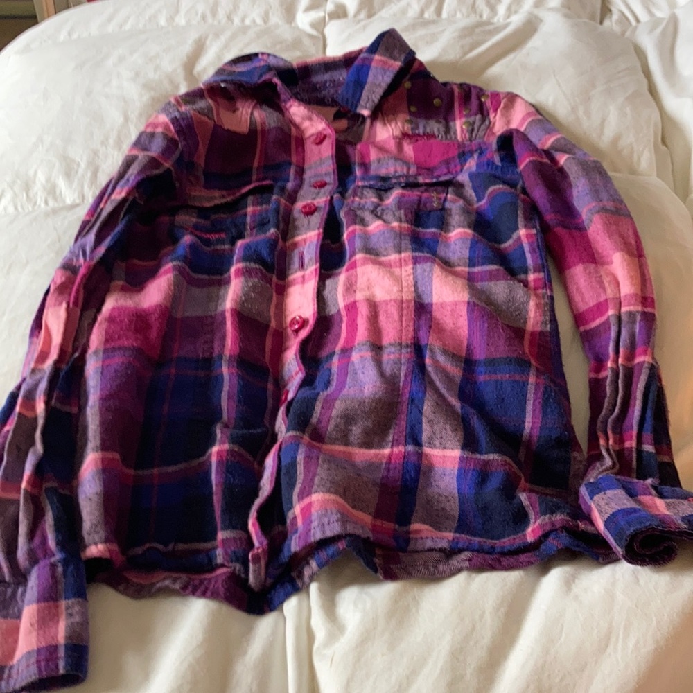 Cute checkered button up long sleeve shirt